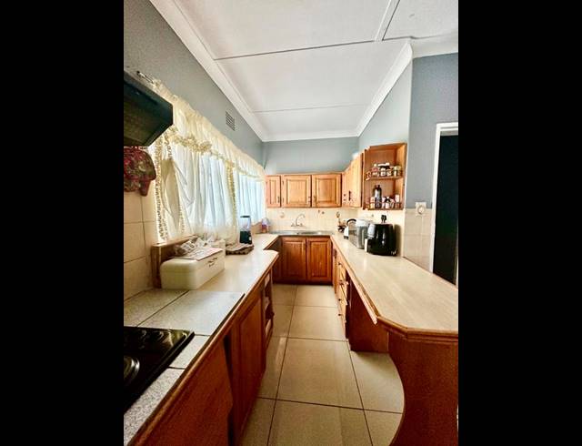 3 BEDROOM HOUSE FOR SALE IN SELCOURT